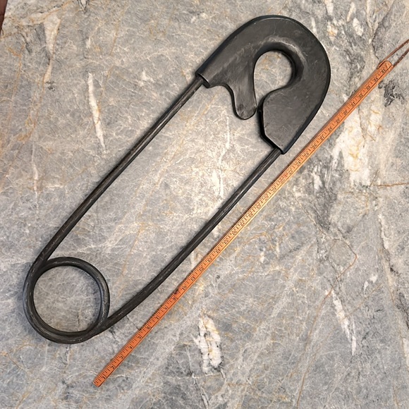 Pottery Barn RARE! rustic oversized (approx 32”) wood safety-pin wall decor - Picture 5 of 5
